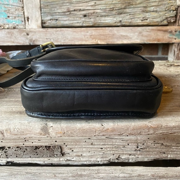 Vintage Brahmin Black Leather Crossbody Bag - Picture 5 of 15